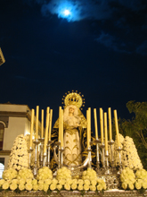 La candelera del paso de la Virgen de los Dolores fue adquirida a la hermandad de la Estrella de Sevilla 