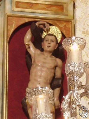 Imagen de San Sebastin, patrn de la localidad y que se encuentra a uno de los lados de la Virgen en el retablo principal 