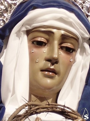 Bello rostro de la Virgen de la Soledad 