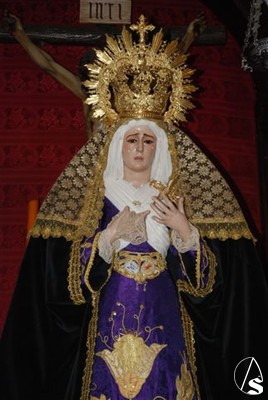 La corona y el pual de la Virgen salieron de los talleres sevillanos de Manuel de los Ros 